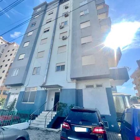Akuena Apartment *
